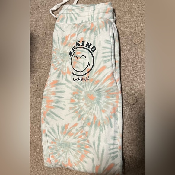 Be kind sweatshirt (M)and sweatpants (S) set - Picture 3 of 5